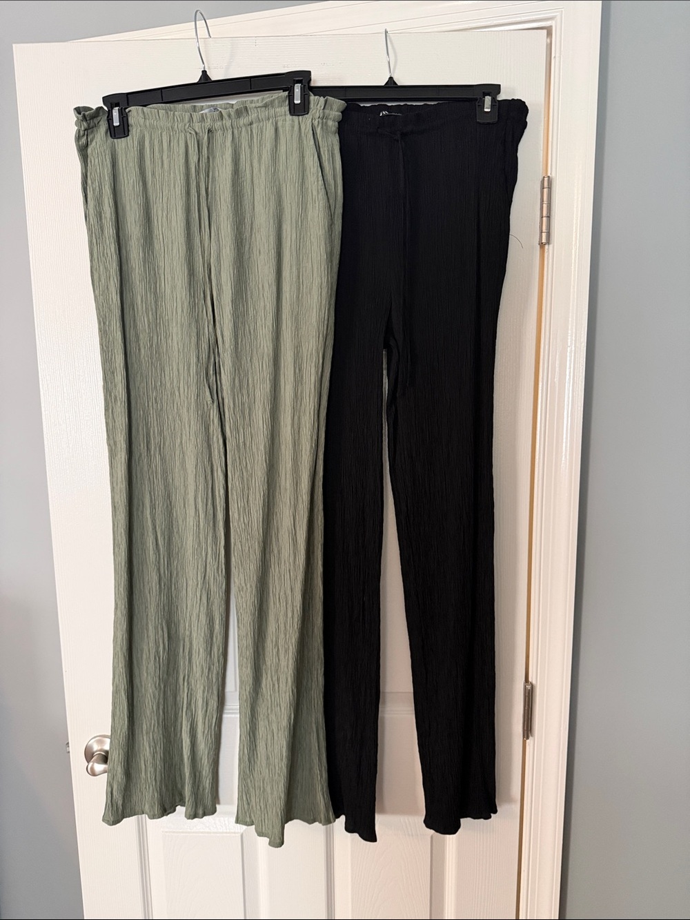 Zara Crinkle Pants in Sage Green & Black